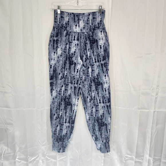 Old Navy Pants - Old Navy Active Size Medium Powersoft Women's Blue Tie-Dye Joggers/legging